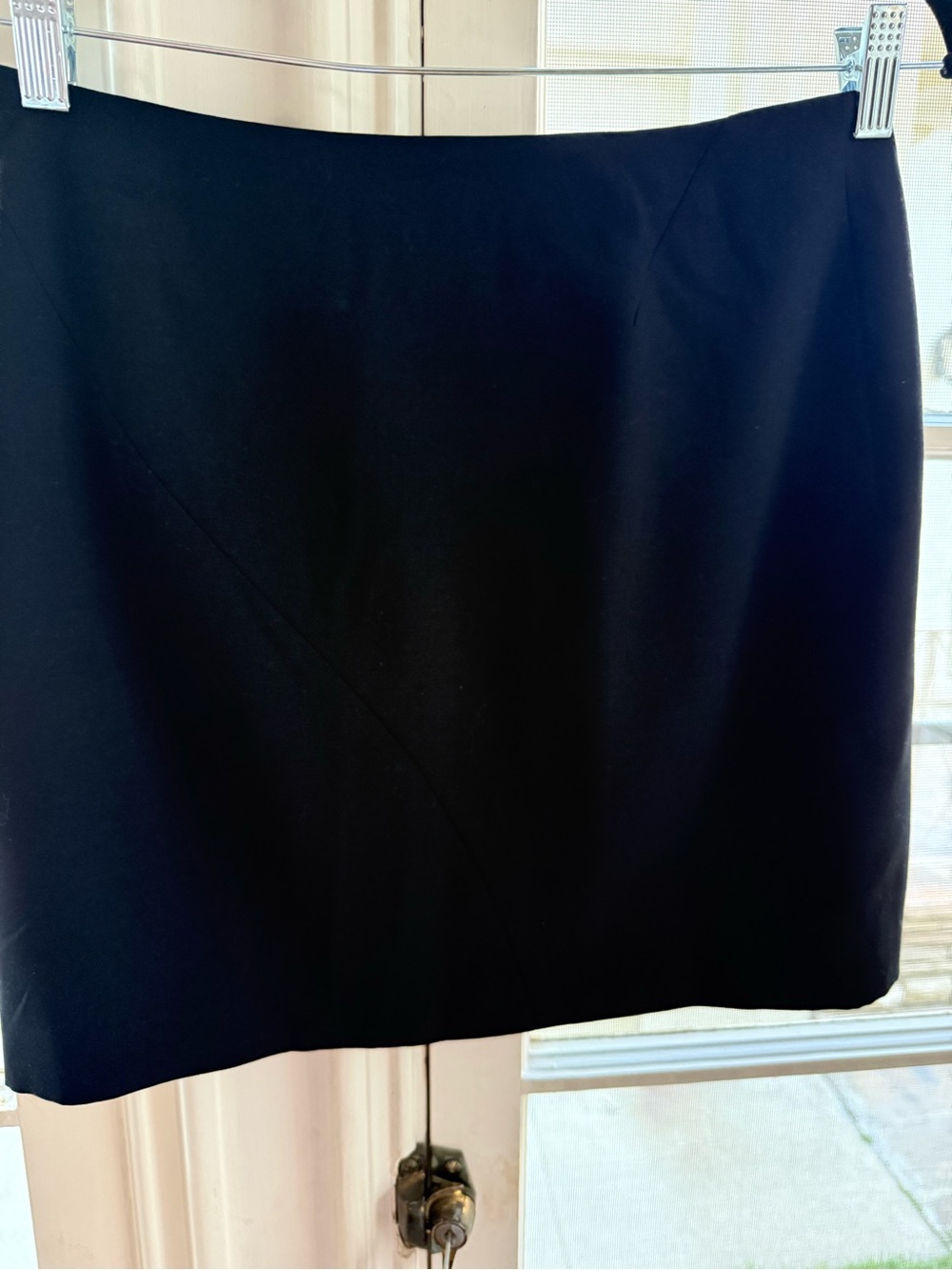 Gucci Black Mini Skirt lined in silk with diagonal slit in front